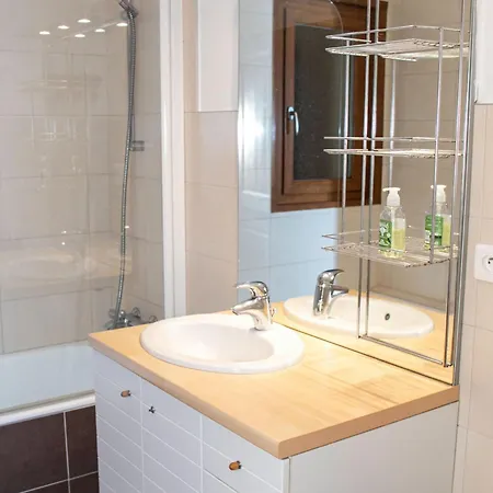 3 Aux Gets Avec Balcon Expose Sud, Proche Pistes Et Centre - Fr-1-671-99 * Les Gets